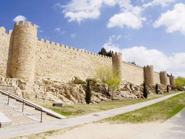 Muro de defensa de la ciudad de Ávila en España —  Fotos de Stock