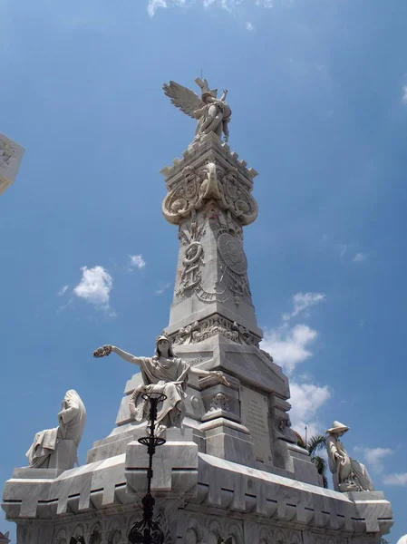 Dvojtečka hřbitov v Havaně — Stock fotografie