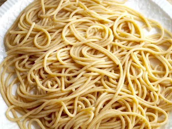 Espaguetis de grano entero cocidos —  Fotos de Stock