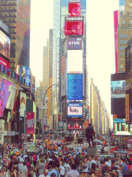 New York, Verenigde Staten - 27 juli 2016 Times Square vol van mensen — Stockfoto