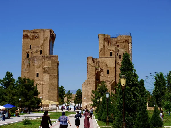 Shakhrisabz, Uzbekistán - 1 de mayo de 2012 Ak Saray Palace — Foto de Stock