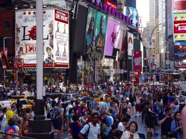 New York, Amerika Birleşik Devletleri - 27 Temmuz 2016 Times Square kalabalık halkı