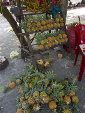 Satış için Pineaple 