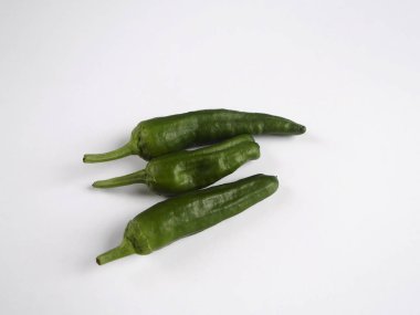 Beyaz arka plan üzerinde Padron biber