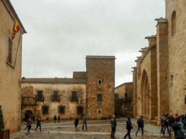 Caceres, eski twon insanlarda Caceres, İspanya - 29 Mart 2013- 