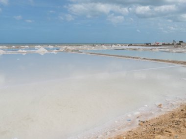 La Guajira, Kolombiya 'daki Manaure tuz madenlerinin manzarası
