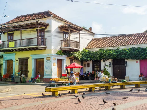 Cartagena de Índias - Colômbia, 13 de novembro de 2019 - Rua do bairro Getsemani em Cartagena de Índias - Colômbia — Fotografia de Stock