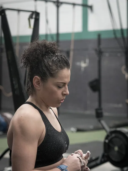 Trött Kvinna Träningen Gymmet — Stockfoto