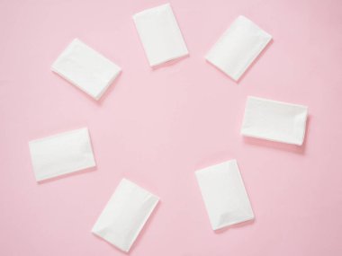 Pembe arkaplanda doku deseni