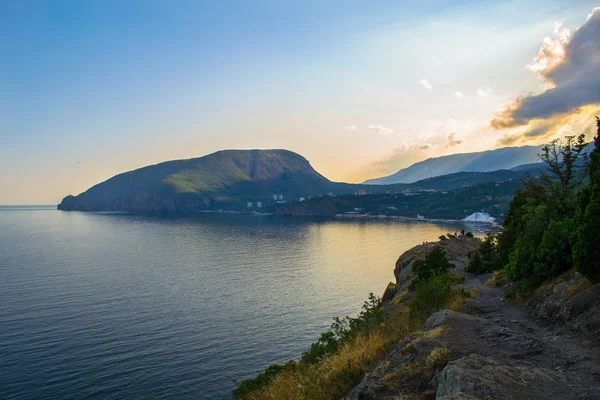 Kırım'da, Bear Mountain