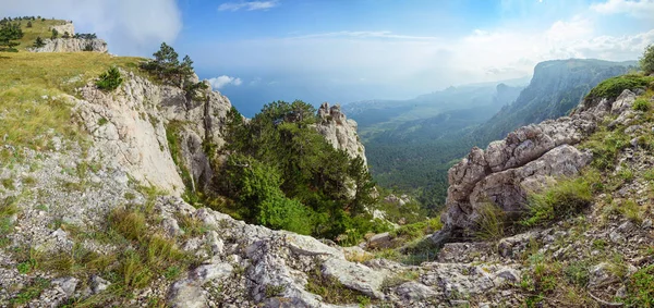Βουνό της Κριμαίας, τη Γιάλτα, Ai-Petri — Φωτογραφία Αρχείου