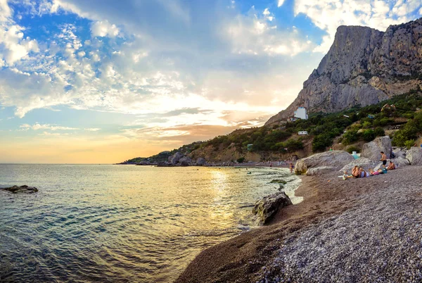 Kırım'da, Bay Laspi, siyah deniz, bir deniz günbatımı