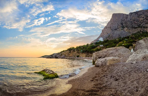 Kırım'da, Bay Laspi, siyah deniz, bir deniz günbatımı