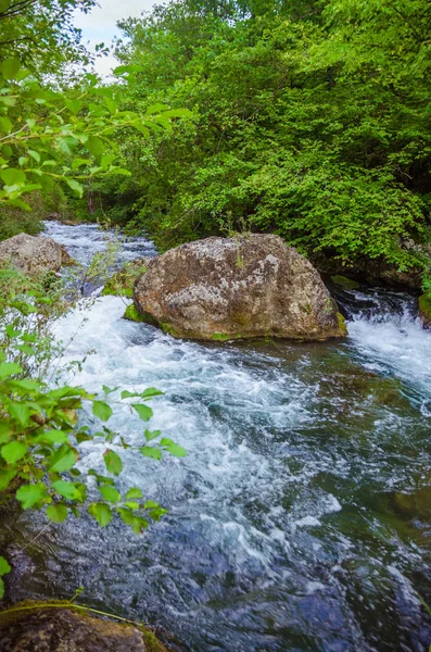 Crimeia, Sebastopol, o rio Negro é um desfiladeiro Fotografia De Stock