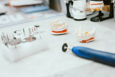 Diş teknisyeni iş sürecinde