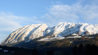 Styria 'daki dağlar Kötü Mitterndorf Alpleri' nin günbatımı