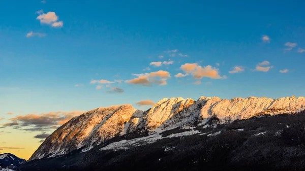 Montañas en Estiria Bad Mitterndorf Alpes puesta de sol — Foto de Stock