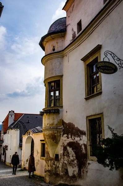 Durnstein kora tavasszal, Wachau-völgy, Ausztria Városháza turisztikai desztináció — Stock Fotó