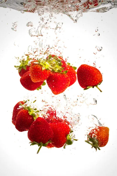 Strawberries Falling Water Causing Bubbles All Healthy Food Concept Underwater — Stockfoto