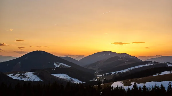 Paisaje Del Valle Montaña Austria Atardecer Destino Turístico Summeralm Styria — Foto de Stock