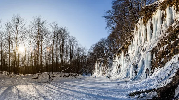 Rio Congelado Paisagem Inverno Por Sol Ciclos Margem Rio — Fotografia de Stock