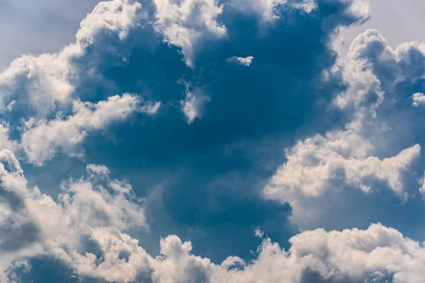 Blauer Himmel Mit Haufenwolken Sommer — Stockfoto