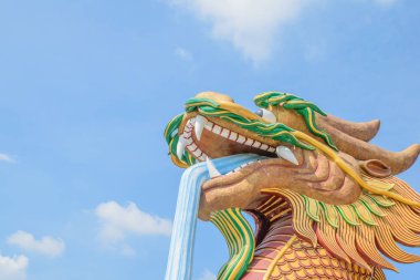 Cennet Dragon ayağı tapınak: Suphanburi