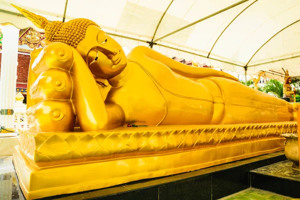 Reclinando Buda em Petchaburi — Fotografia de Stock