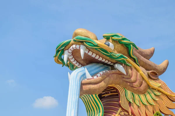 Mennyei sárkány pillér szentély Suphanburi — Stock Fotó