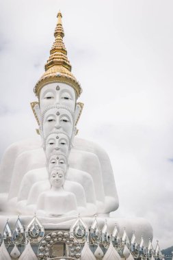 Wat Phra Dhat Phasornkaew 