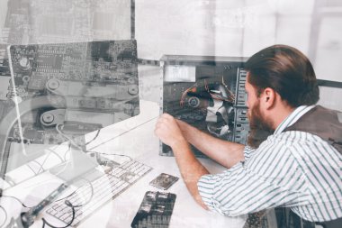 Elektronik tamirci işyeri, çift pozlama