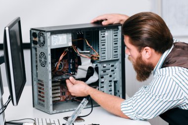Mühendis devre içinde sökülüp Cpu tespit