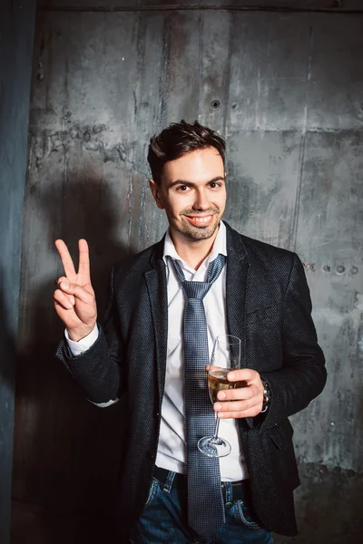 Cheerful man enjoys new year party — Φωτογραφία Αρχείου