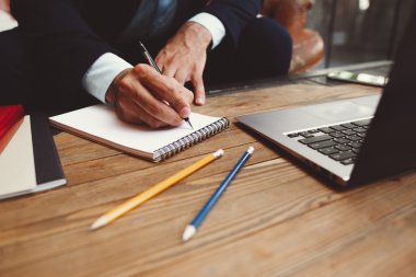 Eller erkek yazma planları içinde not etmek