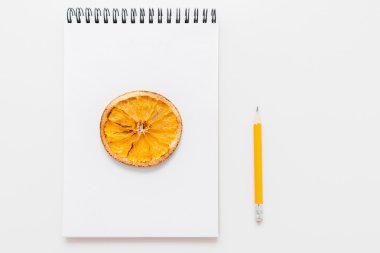 Not Defteri, kalem, boş alan limon resimde kurutulmuş