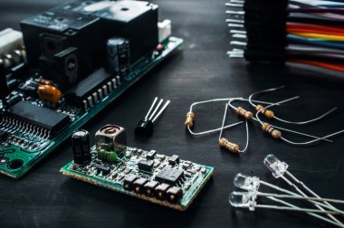 Elektronik geliştirme, DIY için bileşenler