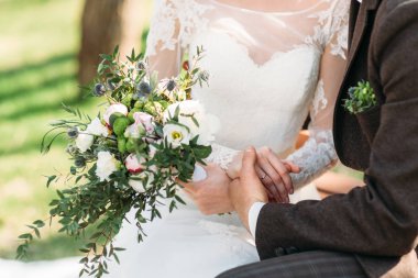 Sadece evli çift el yakın çekim holding