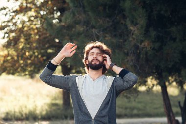 Zevk güneş ışığı psrk, boş alan adam