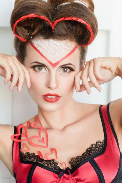 Hermosa mujer con maquillaje de San Valentín — Foto de Stock