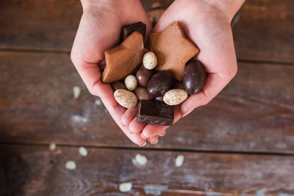Hrst čokoládových bonbónů ploché rozložení — Stock fotografie