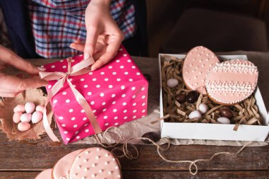 Tatlı Paskalya el yapımı hediye ambalaj