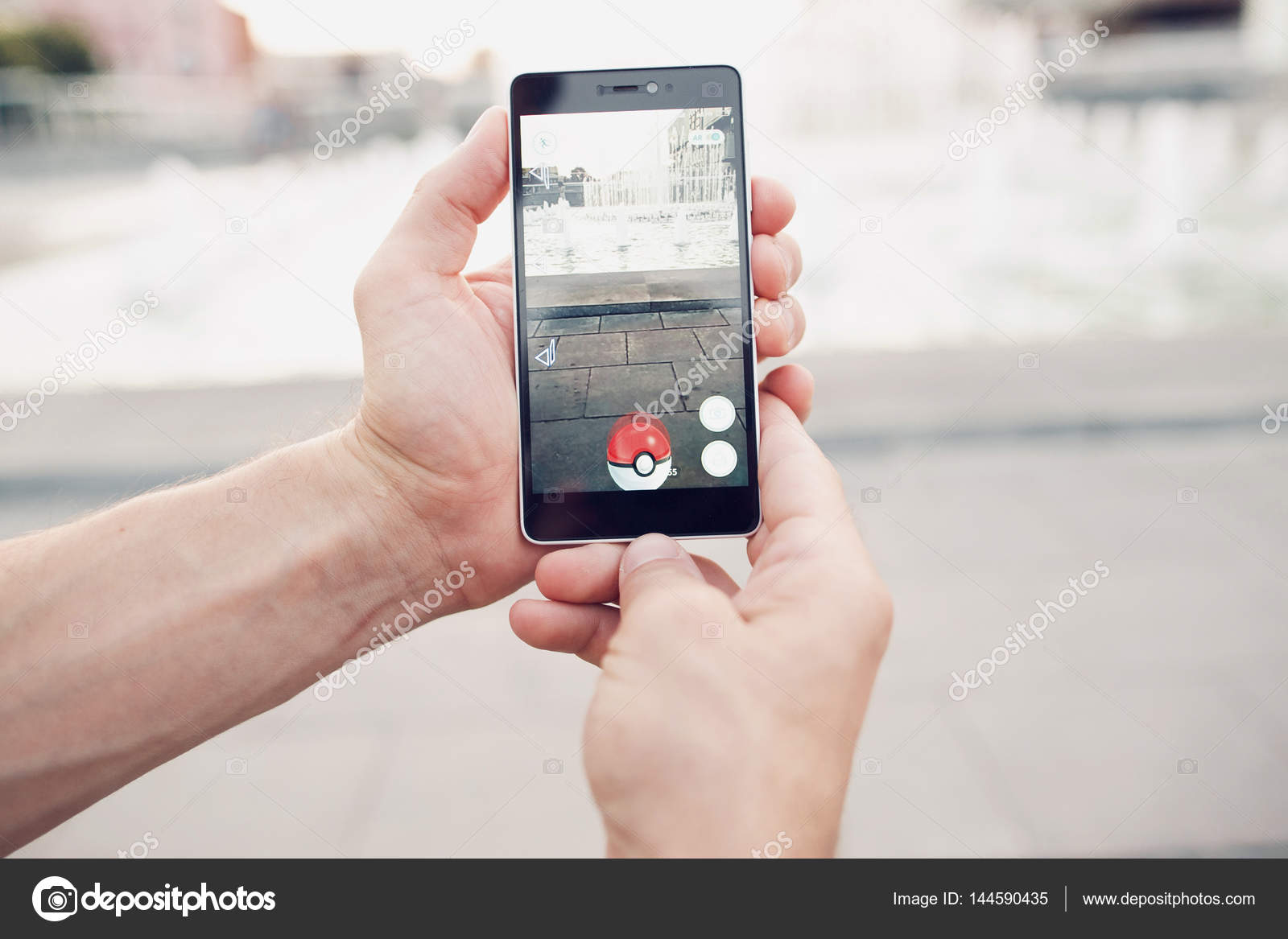 ポケモン移動再生スマート フォン ゲーム。中毒 - ストック編集用写真