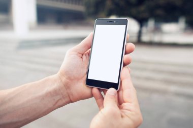 Mobil haritalar. Konumu açık havada için arıyorsunuz.