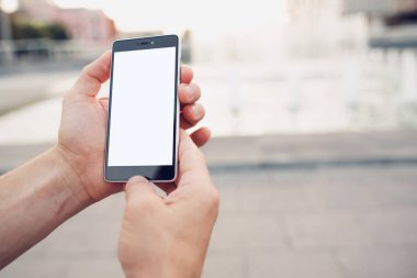 Boş ekran smartphone closeup holding eller