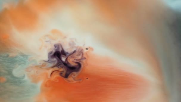 Réaction chimique dans les réactifs multicolores 