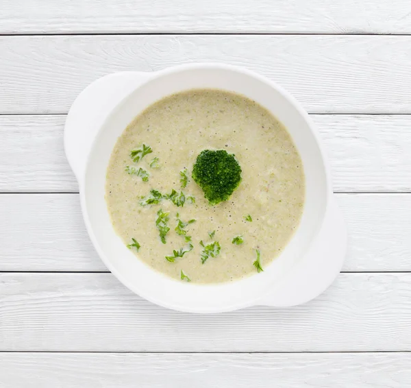 Heerlijke zelfgemaakte crème van broccoli soep. — Stockfoto