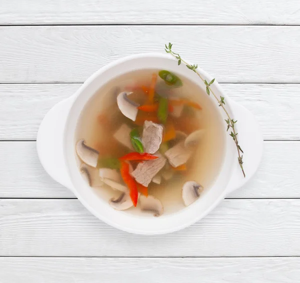 Dieet soep met groenten en vlees. — Stockfoto
