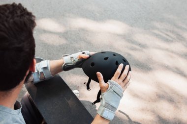 Kaykay halmet ve eldiven acessorise