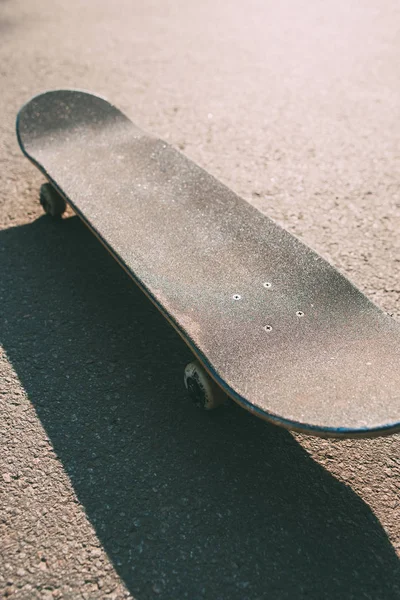 Yolda kaykay. Aşırı spor meydan okuma