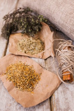 Şarlatanlık portre. Tıbbi çay infüzyon